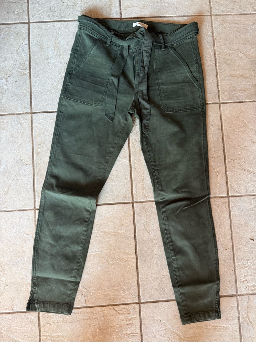 New🔥🔥🔥Ann Taylor Loft Tie-Waist Cargo’ish Pants, Green, Size 6